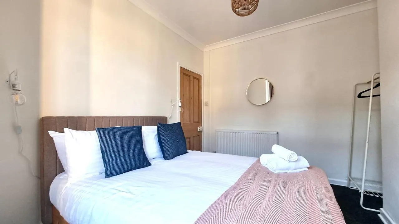 No.71 By Switchback Stays Cardiff 0*,  United Kingdom